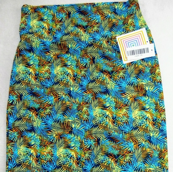 LulaRoe Cassie XS pencil skirt NWT - Picture 1 of 5